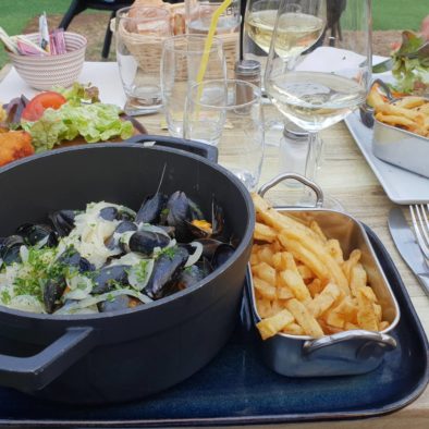 le-jardin-dangelina-concarneau-ville-close-frites-plats-copyright-sittelles-lodge