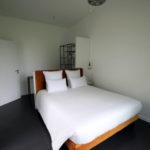 concarneau-sittelles-lodge-cubes-chambre-1-lit-queen-size