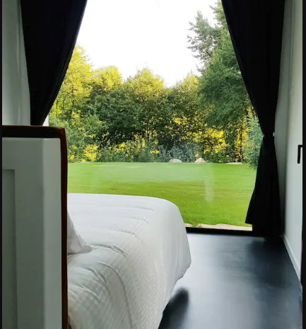 sittelles-lodge-cubes-vue-sur-jardin